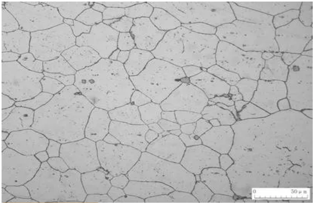  核電用鋼的種類(lèi)繁多，主要包括碳鋼、不銹鋼、合金鋼、鎳基材料等。  這些鋼材在核電站中應用于各種設備和組件，例如反應堆殼體、壓力容器、蒸汽發(fā)生器等。具體來(lái)說(shuō)，有Mn-Ni-Mo系低合金高強度鋼、A508-3、A533(B、D)、16MND5、18MND5、20MND5、SA533、20HR、20MnHR、16MnHR等。  此外，核電主管道通常采用18-8型奧氏體不銹鋼，如316L不銹鋼，而蒸汽發(fā)生器的U型傳熱管過(guò)去使用18-8不銹鋼，目前已廣泛采用Ni基合金，如690、800等。核級閥門(mén)用鋼一般選用低碳或超低碳奧氏體型不銹鋼，以確保良好的耐蝕性、抗輻照、抗沖擊和抗晶間腐蝕特性。    核島用金屬材料概述 不同堆型，其結構和用途雖有所不同，但在實(shí)現核裂變反應和可控制的過(guò)程是相同的，都需要燃料元件、堆內構件、控制棒、反射層、冷卻劑和慢化劑（快堆除外）以及包容他們的壓力容器或壓力管道等，因而需要各種各樣的材料來(lái)制作相關(guān)部件，以實(shí)現核能向熱能、熱能向電能的安全、高效率的轉化。  按照相關(guān)設備部件服役工況或使用功能的不同，核電設備可分為核一級、核二級、核三級和非核級。有核級要求的設備，一般即稱(chēng)其所用材料為核電關(guān)鍵材料。  核電常用的關(guān)鍵材料大體可分為碳鋼、不銹鋼和特殊合金；若進(jìn)一步細分，則有碳（錳）鋼、低合金鋼、不銹鋼、鋯合金、鈦鋁合金和鎳基合金等，按品種則有鑄鍛件、板、管、圓鋼、焊材等等。  核反應堆的發(fā)展，從一開(kāi)始就包括了材料的開(kāi)發(fā)與優(yōu)化，材料的發(fā)展決定了其發(fā)展情況。因為核電具有新的熱傳導條件及特殊的環(huán)境條件，如輻照或冷卻劑腐蝕等，要求所用材料必須能適合于這些應用條件；強調材料的另一個(gè)原因，是核電站系統比常規電站有更高的安全要求。  由于我國目前主要是建造第二代成熟的1000MW壓水堆核電站、通過(guò)技術(shù)引進(jìn)并吸收國外先進(jìn)技術(shù)以發(fā)展先進(jìn)的第三代1000MW級壓水堆核電站。因此，本講義以壓水堆核電站為例，對其不同設備的用材做一簡(jiǎn)單介紹。  在壓水堆核島中，主要設備除反應堆及壓力容器外，還有蒸汽發(fā)生器、冷卻劑主泵機組、穩壓器及主管道等。由于這些部件在核島內的位置、作用和工況不同，故材料的使用要求和環(huán)境條件也不盡相同，不同程度地存在輻照或酸腐蝕等；不僅要考慮常規的一些要求（如強度、韌性、焊接性能和冷熱加工性能），而且須考慮輻照帶來(lái)的組織、性能、尺寸等變化，如晶間腐蝕，應力腐蝕和低應力脆斷、以及材料間的相容性、與介質(zhì)的相容性，以及經(jīng)濟可行性等。  為便于從它們的服役特點(diǎn)中理解每個(gè)部件的功能、選擇依據，下面將壓水反應堆核島內重要金屬部件的工況、要求以及他們的所用材料體系簡(jiǎn)述如下。    1.1壓水堆零/部件用金屬材料  1.1.1包殼材料  包殼，是指裝載燃料芯體的密封外殼。其作用是防止裂變產(chǎn)物逸散和避免燃料受冷卻劑的腐蝕以及有效地導出熱能，在長(cháng)期運行的條件下不使放射性裂變產(chǎn)物逸出。  工況最為苛刻：內受裂變產(chǎn)物、外受冷卻劑腐蝕和溫度、壓力的作用，并受到強烈的中子輻射和冷卻劑的沖刷、振動(dòng)以及內應力、熱循環(huán)（開(kāi)、停堆時(shí)）應力和燃料腫脹等作用。  因而，包殼材料應具有以下性能：熱中子吸收截面小、感生放射性小、半衰期短；強度高、塑韌性好、抗腐蝕性強、對晶間腐蝕應力腐蝕和吸氫不敏感；熱強性能、熱穩定性和抗輻照性能好；導熱率高、熱膨脹系數小，與燃料和冷卻劑相容好；易于加工、便于焊接和成本低。  適宜作為包殼的材料主要有：鋁及鋁合金、鎂合金、鋯合金和奧氏體不銹鋼以及高密度熱解碳。  在壓水堆中，主要采用了鋯合金，這是因為其熱中子吸收截面小、導熱率高、力學(xué)性能好，且有良好的加工性能以及與UO2較好的相容性，尤其對高溫水、高溫水蒸汽也有良好的抗腐蝕性和熱強性。  1.1.2堆內構件材料  在壓水堆中，除了反應堆壓力容器和燃料組件及相關(guān)的組件以外的均為堆內構件，如壓緊板、導向筒、吊籃、圍板、流量分配板、上下柵格組件等。  作用有：支撐燃料組件及其精確定位、為控制棒及堆芯測量裝置和輻照監督和提供支撐和導向、合理分配冷卻劑流量和減少壓力容器內表面的中子注量。  工作環(huán)境：面對活性區、受到冷卻劑沖刷和高溫、高壓作用。  堆內構件用材應具強度高、塑韌性好、高溫性能好，中子吸收截面和中子俘獲截面以及感生放射性小，抗腐蝕性、抗輻照性能好并與冷卻劑相容好，導熱率高、熱膨脹系數小，易于加工、便于焊接和成本低。  適合于壓水堆內構件用材料主要為奧氏體不銹鋼以及部分鎳基合金。  1.1.3反應堆回路材料  壓水反應堆的回路管道是維持和約束冷卻劑循環(huán)流動(dòng)的通道。  作用：封閉高溫、高壓和帶強放射性冷卻劑，對反應堆安全和正常運行起保障作用。  回路管道用材應具備如下性能：抗應力腐蝕、晶間腐蝕和均勻腐蝕的能力強，基體組織穩定、夾雜物少、具有足夠強度、塑性和熱強性能，鑄造和焊接性能好、生產(chǎn)工藝成熟，成本低、有類(lèi)似的使用經(jīng)驗，Co含量盡量低。  適合于壓水堆內構件用材料主要為奧氏體不銹鋼。  1.1.4反應堆壓力容器材料  反應堆壓力容器是裝載堆芯、支撐堆內所有構件和容納一回路冷卻劑并維持其壓力的堆本體承壓殼體。  它是由上、下封頭和筒體組成；它與一回路管道共同組成冷卻劑壓力邊界；還具有密封放射性、阻止裂變產(chǎn)物逸散的功能。  對反應堆壓力容器用材要求：強度高、塑韌性好、抗輻照性能和抗腐蝕性強、與冷卻劑相容好；純凈度高、偏析和夾雜物少、晶粒細小、組織穩定；易于進(jìn)行冷熱加工（包括焊接和淬透性好）；成本低、高溫高壓下使用經(jīng)驗豐富。  反應堆壓力容器，目前國內外廣泛采用的是A508Ⅲ（Gr.3Cl.1）、16MND5，內壁堆焊不銹鋼。  1.1.5蒸汽發(fā)生器材料  蒸汽發(fā)生器是壓水反應堆一回路的熱能傳遞給二回路介質(zhì)以產(chǎn)生蒸汽的熱交換設備，它采用帶汽水分離器的飽和蒸汽。一般為管殼式，主要由筒體、管板、水室、汽水分離器及外殼容器、傳熱管等部件組成。  蒸汽發(fā)生器傳熱管為壓水堆核電站中的核心部件，起著(zhù)一、二回路的能量交換和一回路壓力邊界完整性起著(zhù)重要的作用。傳熱管在特定結構和介質(zhì)條件下，承受高溫、高壓和管子內外的壓差以及腐蝕、水力振動(dòng)等工況的作用，容易造成各種類(lèi)型的腐蝕損傷和應力腐蝕破壞。  傳熱管應具有：熱強性、熱穩定性和焊接性好；基體組織穩定、導熱率高、熱膨脹系數??；抗均勻腐蝕和局部腐蝕能力強；具有足夠的塑性和韌性，以適應彎管、脹管的加工和抗振動(dòng)。  蒸汽發(fā)生器的筒體與管板一般采用與反應堆壓力容器相同或相近的材料，如A508Ⅲ（Gr.3Cl.1）、18MND5其它一些部件如分離器則采用碳（錳）鋼或低合金鋼等。    1.2用材體系  在國際上核電運作建設上，有美國ASME體系(通用和西屋)、俄羅斯（石墨慢化反應堆和俄羅斯壓水堆）體系、法國RCC-M（壓水堆）體系、加拿大CANDU（重水鈾反應堆）體系和德國KTA體系等。不同體系的壓水堆中所用關(guān)鍵材料有所不同、但相對還是比較接近。下面表1.1為不同主要核電國家體系用材情況。  目前，我國的核電材料標準體系并未完全建立（正逐漸建立之中），主要采用了引進(jìn)技術(shù)中所列的一些國外牌號材料，如表1.1中所列的RCC-M、ASME等體系材料。  表1.1 各主要核電國家壓水堆用材體系  1713587419156.png    1.3核電用材標準體系  目前在我國的壓水堆體系用材中，主要有美國ASME、法國RCC-M體系的材料。  1.3.1 RCC-M與ASME規范  RCC-M借鑒了美國ASME規范第Ⅲ卷中NB、NC、ND、NG和NF各分卷的有關(guān)內容，在結構上也做了巧妙對應，在章節的數字標識體系上采用了類(lèi)似結構，章節下的內容也相近。而AP1000則采用ASME用材體系，下面表1.2給出了是RCC-M與ASME對比表。  表1.2 RCC-M與ASME對比表  1713587557962.png  1.3.2歐洲標準用材表述  RCC-M引用了不少歐洲標準的材料，如EN10025等。而歐洲標準體系中，EN 10020（鋼的等級定義及劃分）、EN 10027-1（鋼的命名體系 第一部分：鋼名，主要符號）、EN 10027-2（鋼的命名體系 第二部分：鋼號）對各種鋼進(jìn)行了分類(lèi)表述。  但最新的“EN10025-2：2004”與我國目前正使用的“EN10025：1990+A1：1993”有一定差異，主要在于鋼的符號表述和保證性能描述上，見(jiàn)表1.3。  表1.3新舊EN10025-2牌號表示對比  1713587649568.png  本講義所涉及的鋼種有：P355GH、P265GH、P280GH、S235J0/S275J0/S355J0，分別列于EN10028-2、10222-2、10025-2等標準中。  其中：  P指承壓件用鋼、后面XXX三個(gè)數字指（小尺寸材料的）最小屈服強度，GH指高溫用途。  S則指結構鋼，后面所接X(jué)XX數字則是指（小尺寸材料的）最小屈服強度，J、K、L分別指有沖擊功質(zhì)量要求。       碳（錳）鋼 這類(lèi)材料為碳錳鋼種，主要采用了歐洲標準的一些材料，如P355GH、P265GH、P280GH、S235J0/S275J0/S355J0等。  2.1 簡(jiǎn)介  均為歐洲（EN）標準中的碳（錳）鋼，有不同的型式產(chǎn)品，如板、管、鍛件、型材。  RCC-M的M篇中引用了這些材料，但強調了除了滿(mǎn)足EN標準的要求外，還須符合RCC-M的M相應規范中的補充要求。  在我國的鍋爐、容器或用鋼標準（GB713-2008）和結構件用鋼標準（GB700-2006、GB/T1591-2008）等標準中有對應或相近的材料。  2.1.1 P355GH  系EN10028-2（壓力用途用鋼板 第二部分：具有規定高溫特性的合金鋼和非合金鋼）標準中的鋼號，RCC-M中的M1131（鋼板）、M1132（沖壓件）將其列入。  RCC-M提出的補充技術(shù)要求主要有：  1）熱處理規定為正火，或淬火+回火；  2）對P、S有嚴格限制；  3）根據技術(shù)規格書(shū)和設備級別不同，規定了短時(shí)高溫強度、-20℃或-40℃沖擊功；  4）室溫彎曲試驗；  5）超聲波檢查（3級設備用鋼板除外）。  該鋼具有良好的綜合力學(xué)性能，其在500℃以下的高溫力學(xué)性能優(yōu)于碳鋼，還具有良好的可焊性以及冷熱加工等工藝性能。  相近牌號有中國的GB713-2008中的Q345R（原GB713-1997中的19Mng、16Mng）、美國的SA299、日本的SB49和俄羅斯的16гс等。  2.1.2 P265GH  此鋼種也系EN10028-2（壓力用途用鋼板 第二部分：具有規定高溫特性的合金鋼和非合金鋼）標準和EN10216-2（壓力用途用鋼管 第二部分：具有規定高溫特性的合金鋼和非合金鋼）中的鋼號，但Mn含量要比P355GH的要低一些。RCC-M中的M1131（鋼板）、M1132（沖壓件）將其列入。  RCC-M提出的補充技術(shù)要求主要有：  1）熱處理規定為正火，或淬火+回火；  2）對P、S有嚴格限制；  3）根據技術(shù)規格書(shū)和設備級別不同，規定了短時(shí)高溫強度、-20℃或-40℃的沖擊功；4）室溫彎曲試驗；  5）超聲波檢查（3級設備用鋼板除外）。  該鋼具有良好的綜合力學(xué)性能，具有良好的可焊性以及冷熱加工等工藝性能。  此鋼種與GB713-2008中的Q245R相近，也與我國“核電站用無(wú)縫鋼管 第1部分碳素鋼無(wú)縫鋼管”中的HD245、HD245Cr、HD265、HD265Cr類(lèi)似。  2.1.3 P280GH  系EN10222-2（壓力用途用鋼制鍛件 第二部分：具有高溫特性的鐵素體和馬氏體鋼）標準中的鋼號，Mn含量介于P355GH與P265GH之間；RCC-M中的M1124（模鍛彎頭）、1125（軋/鍛件）、1144、1152（管）將其列入（對其成分和性能進(jìn)行了一定調整）。  RCC-M調整的內容有：  1）成分進(jìn)行了小的調整；  2）明確了鍛造比；  3）細化了熱處理；  4）明確規定了短時(shí)高溫屈服與抗拉強度、0℃的沖擊功；  5）模擬熱處理后的性能試驗；  6）表面（目視）與內部質(zhì)量檢查（UT）。  與國內JB4726（壓力容器用碳素鋼和低合金鋼鍛件）標準中的16Mn類(lèi)似，從成分性能上看，也與我國“核電站用無(wú)縫鋼管 第1部分 碳素鋼無(wú)縫鋼管”中的HD280、HD280Cr類(lèi)似。  2.1.4 S235J0/275J0/S355J0  系EN10025-2：2004（熱軋結構鋼制品 第二部分：非合金結構鋼的交貨技術(shù)條件）標準中的鋼號，有各種產(chǎn)品型式（空心材除外）。  在法國RCC-M的M1134中引用了這種材料。  RCC-M提出的補充技術(shù)要求主要有：  1）須選用NF EN10025標準中規定的FN（鎮靜鋼）、FF （完全鎮靜鋼）脫氧型牌號；若用于吊桿則須選用質(zhì)量級別為J2和K2；  2）對J2、K2級別，應進(jìn)行特殊檢查，并提供3.1.B（EN 10204）的驗收證書(shū)，若是鋼板，應以正火態(tài)供貨；  3）鋼板的表面（目視）與內部質(zhì)量檢查（UT，與級別、厚度有關(guān)）。  S235J0/275J0分別與GB/T700-2006的Q235C、Q275C接近，而S355J0與GB/T1591-2008中的Q345C接近。    2.2 用途  2.1.1 P355GH  在常規產(chǎn)品上，它主要用于制作鍋爐、石油化工設備中的高壓容器和其它焊接結構件，如反應器、換熱器、分離器、球罐、油氣罐、液化汽罐等。  在核電設備中，主要是1、2、3級設備用、而又未在專(zhuān)用零件采購技術(shù)規范上規定的碳鋼鋼板，以制造某些二級設備殼體及容器內結構件，如硼注射器中的上、下封頭，筒體等。  2.1.2 P265GH  在常規產(chǎn)品上，鋼板主要用于制作鍋爐、石油化工設備中的高壓容器和其它焊接結構件，如反應器、換熱器、分離器、球罐、油氣罐、液化汽罐等。  在核電設備中，也主要用于1、2、3級設備用、而又未在專(zhuān)用零件采購技術(shù)規范上規定的碳鋼鋼板，以制造某些二級設備殼體及容器內結構件，如硼注射器中的裙座筒體、穩壓器中的電極板、蒸汽發(fā)生器的板式分離器。  2.1.3 P280GH  此鋼鍛件在國內應用不多，但根據其與16Mn鍛件相近的性能特點(diǎn)，其用途應與其相同，如管殼式換熱器碳鋼管板、法蘭等。  在核電部件中主要用作為蒸汽發(fā)生器主蒸汽系統、給水控流系統、輔助給水系統的軋制管件或鍛制管件（M1124），或蒸汽發(fā)生器主蒸汽系統的鍛造或模鍛彎頭。  2.1.4 S235J0/275J0/S355J0  在常規產(chǎn)品上，它主要用于重要程度并不高的一些結構件。  在核電設備中，也主要用于通用結構用的、而又未在專(zhuān)用零件采購技術(shù)規范上規定的、有一定質(zhì)量要求的S1、S2鋼板梁和商品級棒材等。如各種重型支撐、錨固件、反應堆壓力容器頂蓋總裝的附件，如法蘭、筒節、筋板等。    2.3 技術(shù)要求  2.3.1化學(xué)成分  表2.1是此這些鋼種的化學(xué)成分。  1713585538723.png  *1：Cr+Cu+Mo+Ni≤0.70, Alt≥0.02;  *2:Cu+Sni≤0.33; *3：Cr+Cu+Mo≤0.50  （圖片中文字偏小，請點(diǎn)擊放大查看）    2.3.2組織  在熱軋或正火態(tài)均為鐵素體+珠光體；但在淬火態(tài)時(shí)，除鐵素體+珠光體外，有可能出現全部或部分馬氏體或貝氏體類(lèi)的組織（與冷卻速度有關(guān)）。典型金相組織見(jiàn)圖1。     1713585609713.png  P265GH典型組織，正火：F+P   500X          1713585643935.png  P265GH典型組織，淬火：B+M+F 500X  圖1 碳錳鋼不同狀態(tài)的典型組織  2.3.3性能  表2.2是材料的各種性能要求。  表2.2 碳（錳）鋼的的性能  1713585817526.png    2.4 熱處理  表2.3是各材料的基本熱處理情況。  表2.3 碳（錳）鋼的的交貨狀態(tài)  1713585923536.png    錳鎳鉬類(lèi)低合金鋼 鐵素體鋼的價(jià)格便宜、通過(guò)熱處理能夠得到需要的低溫和高溫力學(xué)性能、且物理性能較為理想，可加工制造特大、特厚型部件；為防止高溫冷卻劑的腐蝕，在表面上可以堆焊耐腐蝕的奧氏體不銹鋼。反應堆壓力容器、蒸汽發(fā)生器、穩壓器、主冷卻泵泵殼等即是用此這類(lèi)鋼制造。  主要鋼種有：法國RCC-M中的16MND5、18MND5，美國ASME中的 SA-302GrC、SA-533B、SA-508Ⅲ（Gr.3Cl.1）、SA-541Gr.3，德國VDTüV384中的13MnNiMo5-4等。  3.1 簡(jiǎn)介  這類(lèi)含Mn、Ni、Mo（Nb）的低合金鋼，分別列于美國的ASME規范中的SA-302M、SA-533M（鋼板），SA-508M、SA-541M（鍛件）。與法國RCC-M中的相關(guān)M規范有對應或接近的材料。而德國技術(shù)監督協(xié)會(huì )材料公報VDTüV384中的13MnNiMo5-4系鍋爐及壓力容器專(zhuān)用鋼板。  除了德國的13MnNiMo5-4外，其余材料在我國壓力容器用鋼的標準系列中尚無(wú)直接對應的牌號，僅GB/T15443-95標準（壓水堆壓力容器選材原則與基本要求）中引用了這些材料。  3.1.1 16MND5、18MND5  這是法國RCC-M體系中的材料，其中M2111-M2117、M2119、M2131涉及到的為16MND5鍛件，M2141、M2142為16MND5厚鋼板及鍛制封頭，M2121-M2122為16MND5厚鋼板及壓制封頭，M2125-M2128則為18MND5鋼板及壓制封頭、M2133-M2134為18MND5鍛件等。  這兩種材料化學(xué)成分要求基本相同，18MND5的強度上略高（這是對成分、熱處理如淬火或回火參數進(jìn)行控制而有意造成）。由于Mn、Ni、Mo在鋼中的作用，具有較好的淬透性、高溫性能和低回火脆性特征。  在我國壓力容器用鋼的標準系列中未有明確對應的牌號，只在GB/T 15443-95標準的附錄中引用了相關(guān)標準的材料。  3.1.2 SA-302 Gr.C、SA-533B、SA-508Ⅲ（Gr.3Cl.1）、SA-541 Gr.3  這幾種材料系美國ASME體系的材料，與上述的16MND5、18MND5接近，材料型式同樣有鋼板、鍛件，分別列于美國的ASME中的SA-302Gr.C、SA-533B（鋼板）或SA-508Ⅲ（Gr.3Cl.1）、SA-541 Gr.3（鍛件）等規范。  3.1.3 13MnNiMo5-4  系德國六十年代研制成功的可焊貝氏體型耐熱結構鋼，為非列標鋼種，是一種添加有鎳、鉻、鉬和微量鈮（鈮起細化晶粒并強化的作用）的細晶粒低合金鋼。該鋼有較好的綜合力學(xué)性能，有較高的高溫屈服點(diǎn)和對裂紋不敏感的特性，良好的焊接性能和工藝性能。  國內GB713-2008標準中的13MnNiMoR為對應鋼種。    3.2 用途  16MND5、18MND5是法式壓水堆核島設備的最為重要受壓部件材料，應用于反應堆壓力容器和蒸汽發(fā)生器等部件，如反應堆壓力容器整體頂蓋（或頂蓋+頂蓋法蘭）、法蘭、筒體、過(guò)渡環(huán)、接管等；蒸汽發(fā)生器上封頭、下封頭、管板、筒節、一二次側人孔；穩壓器筒節、冷卻泵主法蘭等。  ASME對應材料的用途與16MND5、18MND5用途類(lèi)似。  13MnNiMo5-4則主要用于工作溫度不超過(guò)400℃的各種焊接件，如鍋筒、壓力容器或封頭等構件。    3.3 技術(shù)要求  3.3.1化學(xué)成分  表3.1給出示例規范數據。  1713585975515.png  （圖片中文字偏小，請點(diǎn)擊放大查看）    3.3.2組織  基體組織應為全回火貝氏體（見(jiàn)圖2）；當淬火的冷卻速度不足時(shí)，將會(huì )出現鐵素體+珠光體，對提高強度和韌性極為不利。  1713586013758.png  淬火+回火：回火B  圖2 16MND5鋼的典型組織  3.3.3性能  表3.2是材料的各種性能要求。  表3.2低合金鋼的力學(xué)性能  1713586365329.png  3.4熱處理  表3.3是各材料的基本熱處理情況。  表3.3 低合金鋼的交貨狀態(tài)  1713586431675.png   奧氏體不銹鋼 在反應堆中主要采用奧氏體不銹鋼，原因在于：1）馬氏體不銹鋼雖強度高、但因鉻量低致使其耐蝕性較差，而高鉻鐵素體不銹鋼雖耐蝕性較馬氏體鋼強、但卻比奧氏體不銹鋼脆性大、且不能用熱處理方式進(jìn)行強化，雙相不銹鋼綜合了鐵素體和馬氏體不銹鋼的特點(diǎn)、卻仍有鐵素體不銹鋼的三種脆性（475℃脆性、σ相脆性與高溫脆性）和耐熱性能、加工性能較差的特點(diǎn)；2）馬氏體不銹鋼（不預熱而焊接、和不焊后熱處理可能產(chǎn)生冷裂與延遲裂紋）一般不用作焊接件，而高鉻鐵素體不銹鋼焊接易引起熱影響區晶粒長(cháng)大使韌性降低、也須預熱與焊后熱處理、加之其三種脆性對對安全也有威脅，奧氏體不銹鋼雖進(jìn)行去應力處理，但為了防止敏化而增加腐蝕傾向、一般不用預熱和焊后熱處理，因而主回路管道多采用奧氏體不銹鋼以便于現場(chǎng)焊接；3）奧氏體不銹鋼的輻照敏感性較低；4）雖奧氏體不銹鋼并不能通過(guò)熱處理而強化，但其塑性高、屈強比小、加工硬化率大，通過(guò)冷加工也可提高其強度。  因而，在反應堆系統中優(yōu)先選用奧氏體不銹鋼種，這里主要有有美國ASME中的316L/304L，法國RCC-M中控氮Z2CND18-12、Z2CN19-10，德國的X6CrNiNb1810、G-X5 CrNiNb189等。本講義僅介紹前面兩種。  4.1 簡(jiǎn)介  這類(lèi)鋼材為含Cr、Ni（Mo）的奧氏體不銹鋼，在不同的標準中有各種類(lèi)型的型式產(chǎn)品，有管、板、圓鋼、鍛件等。在我國GB/T 20878-2007標準中有相近材料。  4.1.1 316L/304L  316L/304L系ASME牌號，分別列于美國的ASME中的SA-213（鋼管）、SA-240（鋼板）、SA-479（圓鋼）、SA-182（鍛件）等。  與法國RCC-M中的M3300系列規范中的控氮的Z2CND18-12/ Z2CN19-10接近。中國的GB/T 20878-2007中的022Cr19Ni10（對應于304L，舊牌號為00Cr19Ni10），022 Cr17Ni12Mo2（對應于316L，舊牌號為00Cr17Ni14Mo2）。  4.1.2控氮Z2CN19-10/Z2CND18-12  系法國RCC-M中的M3300系列規范中的控氮Z2CN19-10、控氮Z2CND18-12牌號，分別列于M3301（鍛件沖壓件）、M3303/3304/3305（鋼管）、M3306（鍛軋件半成品棒材）、M3307/3312/3314/3315（鋼板/沖壓件/焊接管）、M3313（鍛造模壓彎頭）等。產(chǎn)品型式同樣有管、板、圓鋼、鍛件等。    4.2 用途  常規用途為，主要用于石油化工或容器用的板、管子、管件、管道等。  在核電壓水堆核電站中，不銹鋼為堆芯結構、堆內構件、一回路冷卻循環(huán)系統的主要品種，如反應堆壓力容器中的CRDM管座法蘭、蒸汽發(fā)生器一次側管嘴安全端、安注箱的上下封頭、穩壓器中的波動(dòng)管接管嘴安全端等。    4.3技術(shù)要求  4.3.1化學(xué)成分  表4.1是這些鋼種的化學(xué)成分。因涉及的相關(guān)規范較多，僅給出示例規范數據。  1713586519293.png  （圖片中文字偏小，請點(diǎn)擊放大查看）  4.3.2組織  由于這些鋼種均為奧氏體不銹鋼，一般說(shuō)來(lái)，其基體均為奧氏體組織，當然也存在少量的第二相，見(jiàn)圖3。    1713586548577.png  固溶狀態(tài)：A  圖3 316L奧氏體不銹鋼的典型組織  4.3.3性能  表4.2是材料的各種性能要求。  表4.2核電用不銹鋼力學(xué)性能  1713586647799.png    4.4熱處理  表4.3是各材料的基本熱處理情況。  表4.3 核電用不銹鋼的交貨狀態(tài)  1713586718121.png  注：若是彎管，則視彎曲半徑，應考慮是否進(jìn)行去應力處理。      鎳（鐵）基合金 高溫下能承受一定應力并具有一定抗氧化性、耐腐蝕且合金含量超過(guò)50%的金屬材料即稱(chēng)為高溫合金。其中以高溫強度為主兼具耐蝕性的稱(chēng)為耐熱高溫合金；而以耐蝕為主而兼有一定高溫強度的，則稱(chēng)為耐蝕合金。  雖然奧氏體不銹鋼具有較高的熱強性、良好的抗氧化、抗腐蝕能力，而且焊接和冷、熱加工性能也比較好，但因其對應力腐蝕比較敏感，所以堆內承受載荷的部件和蒸汽發(fā)生器傳熱管，現在一般都避免采用18-8不銹鋼，而選用各種性能均優(yōu)于不銹鋼、且對應力腐蝕不敏感的鎳基合金或鐵鎳基高溫合金。  這類(lèi)合金材料，有Inconl-600 (NC15Fe) 、Inconl-690 （NC30Fe）、改良Incoloy-800等，下面就對這幾種鎳基合金做一簡(jiǎn)單介紹。  5.1 簡(jiǎn)介  三種均為高溫合金，有管、桿、棒、絲、板等類(lèi)，列于美國的ASMESB-163、166、167、168，RCC-M的M4100系列以及德國的KTA 3201.1規范。  在A(yíng)SME中，Inconl-600、Inconl-690名稱(chēng)分別為Alloy N06600與Alloy N06690，其中管子列于美國的 SB-163中的冷凝器和熱交換器管，與法國RCC-M中的M4101（名稱(chēng)為NC15Fe）（1993年版）、4105（名稱(chēng)為NC30Fe）分別對應。  5.1.1Inconel-600(NC15Fe/0Cr15Ni75Fe10)  是最早發(fā)展起來(lái)的鎳基高溫合金，是燃汽輪機葉片和渦輪噴氣發(fā)動(dòng)機燃燒室早期使用的材料，其特點(diǎn)是鎳基奧氏體基體組織在高溫下比較穩定；有較好的抗氧化性能，較高強度，對應力腐蝕不敏感，因而廣泛用于壓水堆傳熱管代替早期應用的18-8奧氏體型不銹鋼。  但此合金中的鎳太高（達75%），使碳在固溶體中的溶解度減小，從而對晶間應力腐蝕比較敏感。在715℃經(jīng)12小時(shí)進(jìn)行特殊的時(shí)效處理、并改用全揮發(fā)處理二回路水后，應用性能得到一定改善。但國際上仍進(jìn)一步開(kāi)發(fā)了800（mod）和690合金。  5.1.2 Inconel-690（NC30Fe/0Cr30Ni60Fe10）  是在600合金基礎上改良而成的。主要針對600合金中的鎳太高（達75%）、使碳在固溶體中的溶解度減小、從而對晶間應力腐蝕比較敏感的不足，而將其鎳和碳分別降低到60%和0.04%，并將鉻升高到30%，以達到改善上述缺點(diǎn)的目的。這種成分配比，大大提高了其耐晶間腐蝕、氯化物應力腐蝕和苛性堿應力腐蝕的能力。  5.1.3改良Incoloy-800（0Cr20Ni32FeAlTi）  也是作為高溫應用的耐蝕合金發(fā)展而成的，但與前二種鎳基合金有所不同，其為鐵鎳合金：A）含Cr量為20-23%高于600合金的的14-17%，抗氧化能力更強；B）其N(xiāo)i量為30%左右，正好處于對晶間和穿晶應力腐蝕并不敏感的區域。其成分配比較為理想。由于其N(xiāo)i、C分別為30%、0.05%，低于600合金的75%、0.08%，因此前者的抗晶間腐蝕和抗晶間應力腐蝕能力優(yōu)于后者，但Ni量低會(huì )導致抗苛性鈉的應力腐蝕能力下降，因而800合金的抗苛性鈉的應力腐蝕能力低于600和690合金。    5.2 用途  現同為現役壓水堆核電站的蒸汽發(fā)生器傳熱管的主要材料。  5.2.1Inconel-600(NC15Fe/0Cr15Ni75Fe10)  但現在有減少使用的趨勢，包括壓水堆核電站蒸汽發(fā)生器用管的更換已經(jīng)不再采用。如過(guò)去15年，美國B(niǎo)&W公司已經(jīng)用690合金管更換了42臺蒸汽發(fā)生器的傳熱管。  5.2.2 Inconel-690（NC30Fe）//0Cr30Ni60Fe10)  自上世紀九十年代以來(lái)，由于690合金是繼600、800合金之后發(fā)展起來(lái)的合金，成分配比更為合理，因此美國、法國已將其作為新建設的現代壓水堆核電站蒸汽發(fā)生器“U”管束材料的更優(yōu)選擇，當然在其它部件中也有使用。  在反應堆壓力容器中，使用690材料有CRDM套管、M支撐、穿透管、排放管套管、導向管，蒸汽發(fā)生器中使用的則有鎖緊板、螺母、限制器、分隔板、分隔板短節、管束、管束塞頭、管箱封頭排污套管、一次側人孔排污套管等。  5.2.3 Incoloy-800（0Cr20Ni32FeAlTi）  德國西門(mén)子/KWU反應堆使用改良800合金。其它的也有使用，加拿大安大略省Bruce動(dòng)力公司的BruceA核電站就將使用800合金管更換早期24臺120t蒸發(fā)器中的傳熱管。    5.3 技術(shù)要求  5.3.1化學(xué)成分  表5.1是此三種材料的化學(xué)成分。  1713586778453.png    5.3.2組織  這些材料的基體均為奧氏體組織，當然也存在少量的第二相，示例見(jiàn)圖4。   1713586805640.png  圖4 690合金的典型組織   5.3.3性能  表5.2是此600和690兩種材料的性能。                                                   表5.2 蒸汽發(fā)生器用鎳基合金的性能  1713586875109.png  注：RCC-M 2000和2007中,M4101已未再列出，M4101數據引自1993版。    5.4熱處理  表5.3是各材料的基本熱處理情況。  表5.3 核電用不銹鋼的交貨狀態(tài)  1713586931420.png  注：RCC-M 2000和2007中,M4101已未再列出，M4101數據引自1993版。    致謝：  本講義編制，得到了東方鍋爐毛世勇、楊金炳、于明明、曾輝、郭宏川、劉衛東，東方重機方海珠協(xié)助，特此致謝！   本講義引用參考資料如下：  弗羅斯特. 核材料(第II部分). 見(jiàn):卡恩，哈森，克雷默. 材料科學(xué)與技術(shù)叢書(shū).北京科學(xué)出版社,1999  楊文斗. 核反應堆材料學(xué). 北京: 原子能出版社,2000.12  湯紫德. 核電在中國. 南京: 江蘇人民出版社. 2007  曾榮昌等. 材料的腐蝕與防擴. 北京: 化學(xué)工業(yè)出版社. 2006  曾祥東等. 大型鑄鍛件文集. 核電設備部件及重型壓力容器專(zhuān)輯.德陽(yáng): 中國重型機械大型鑄鍛件行業(yè)協(xié)會(huì ).2005  張曉東等. 核能及新能源發(fā)電技術(shù). 北京: 中國電力出版社. 2008